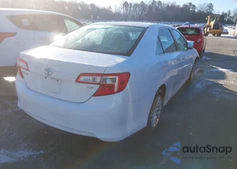 2013 Toyota Camry Le z USA, uszkodzony, nr VIN 4T4BF1FK4DR278213